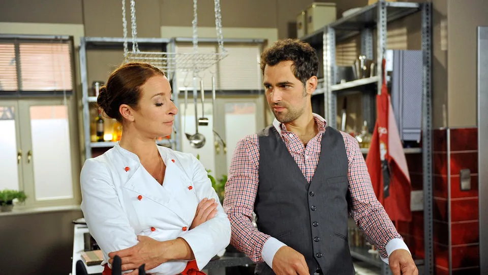 Ard Rote Rosen „Rote Rosen“ bei ARD im Stream und TV: Episode 4118 aus Staffel 23 ...